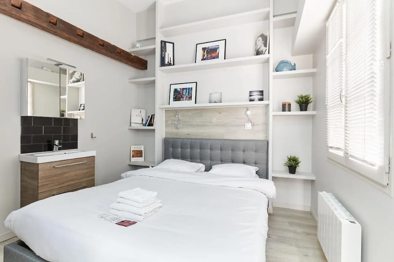 St Germain Des Pres With Balcony Apartamento *